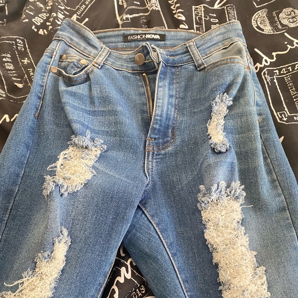 Fashion Nova jeans - Picture 1 of 3